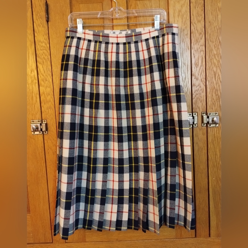 Vintage Kinloch Anderson Scotland plaid wool wrap& buckle pleated midi skirt